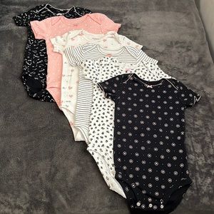 Bundle of 6 Carter’s onesies
